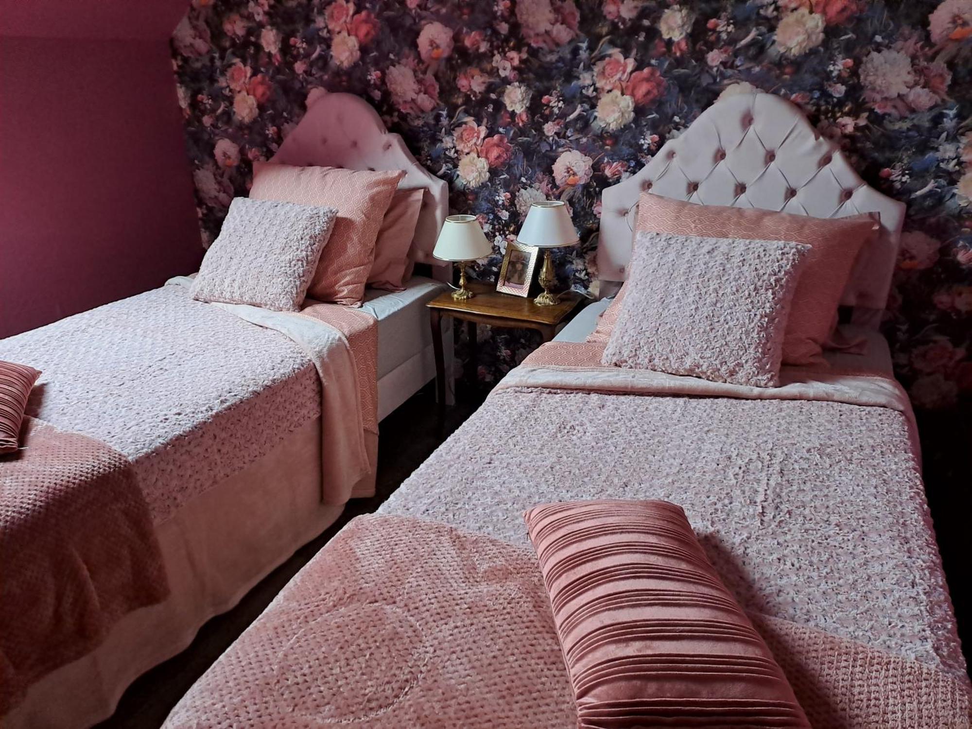 Bois De Chenes House Bed & Breakfast ฟาลส์บวร์ก ภายนอก รูปภาพ